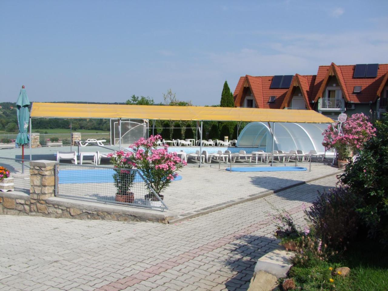 Andrea Wellness Garden 호텔 체르젝토마 외부 사진